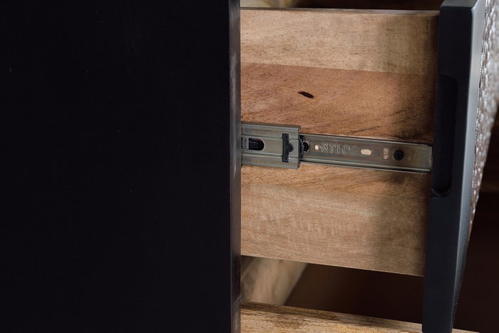 GINER Y COLOMER Cómoda de madera de mango detalle circulo en nogal oscuro